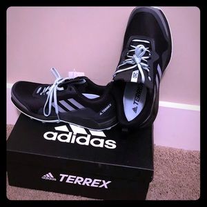 BRAND NEW Adidas Tennis Shoes